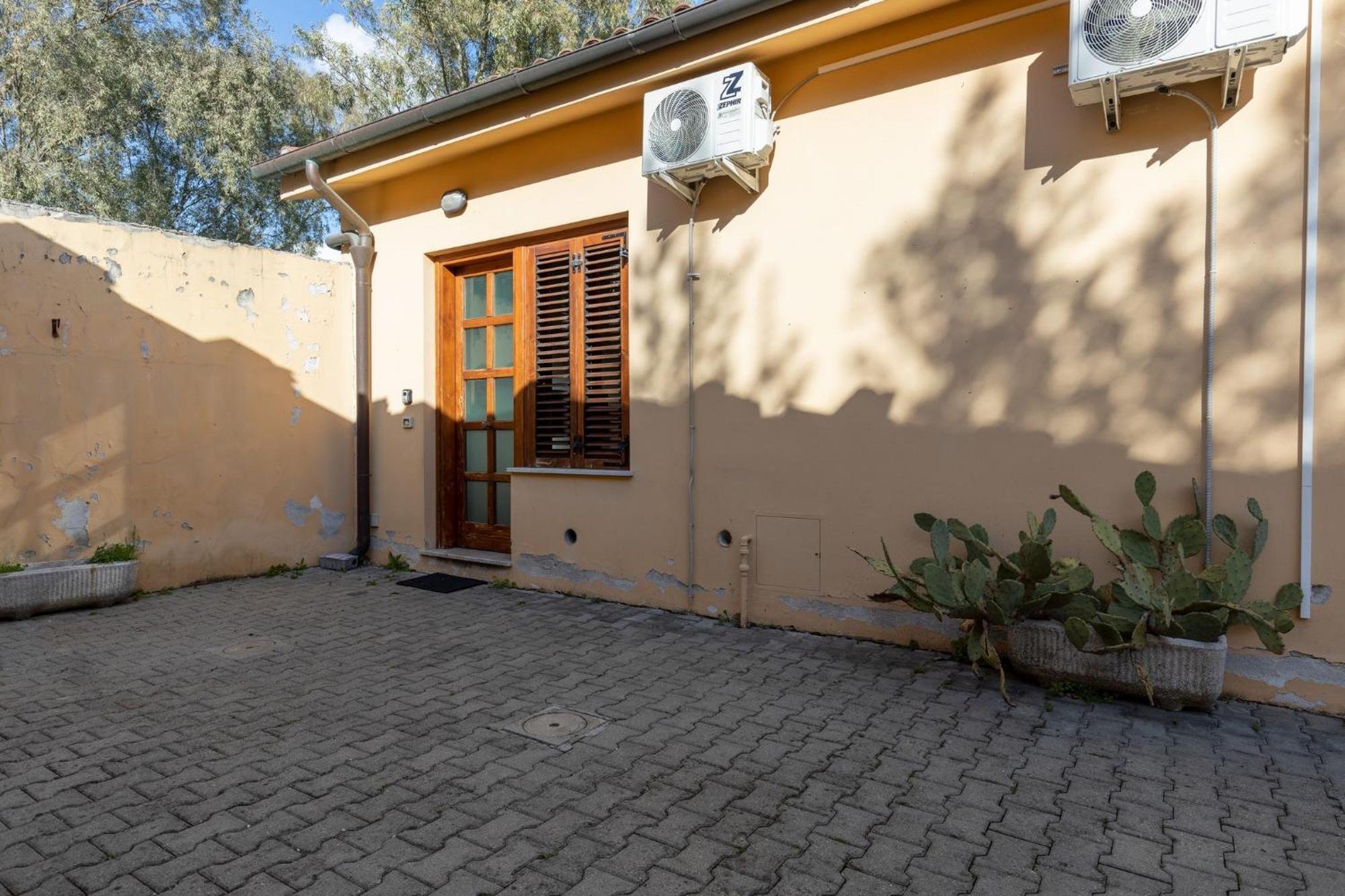 Four Shades Of Pisa Apartments Exterior photo